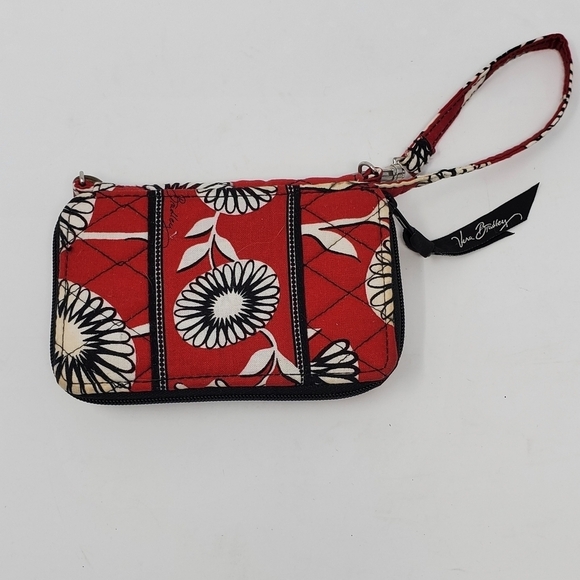 VERA BRADLEY CARRY IT ALL WRISTLET WALLET RED WHITE BLACK DECO DAISY QUILTED - Picture 2 of 12